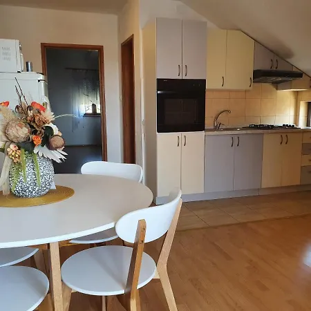 Juric Fra Lina Pedisica 21a Apartment *